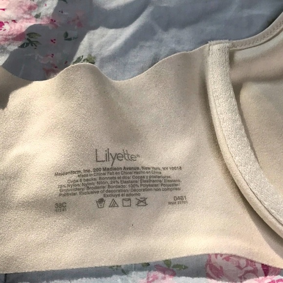 Lilyette 38C By Bali Magnificent Beauty Embellished Minimizer Underwire Bra 0481 - Picture 6 of 6